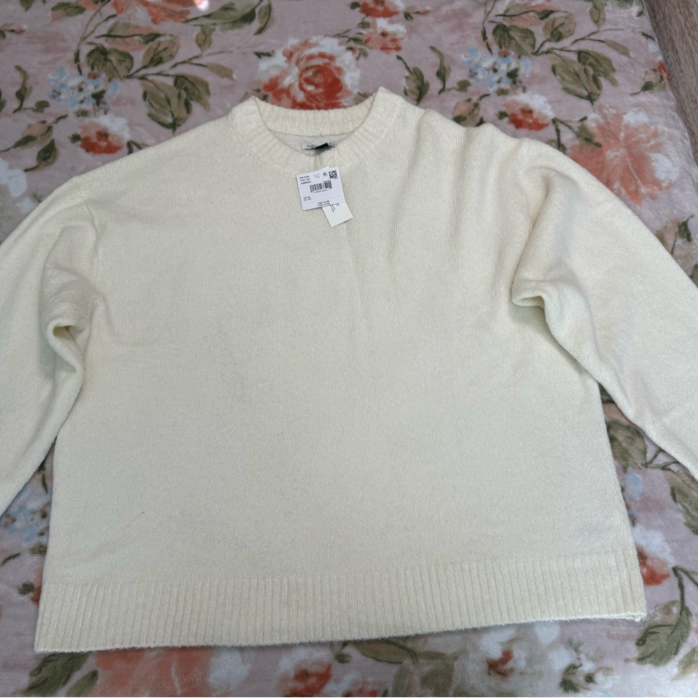 American Eagle Outfitters Soft Cream Crew Neck Sweater size XL new with tags